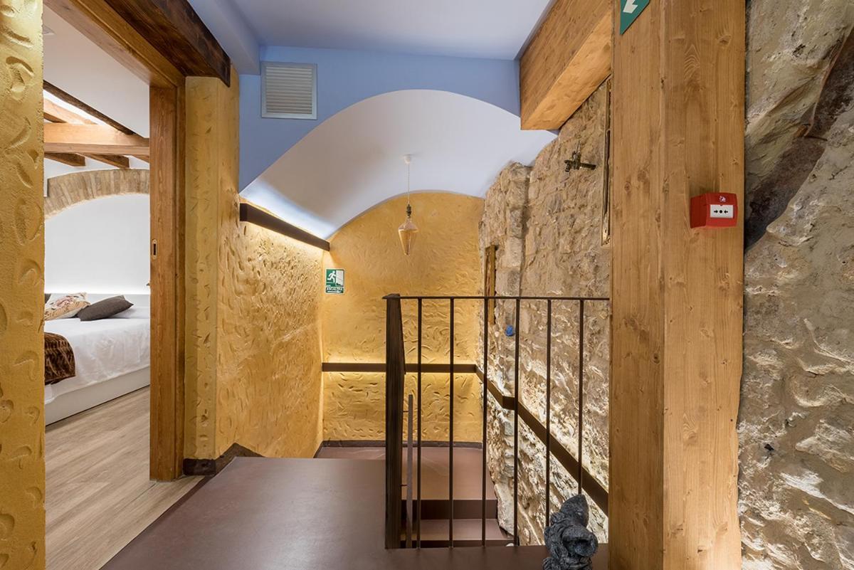 טראגונה Hostal 977 מראה חיצוני תמונה